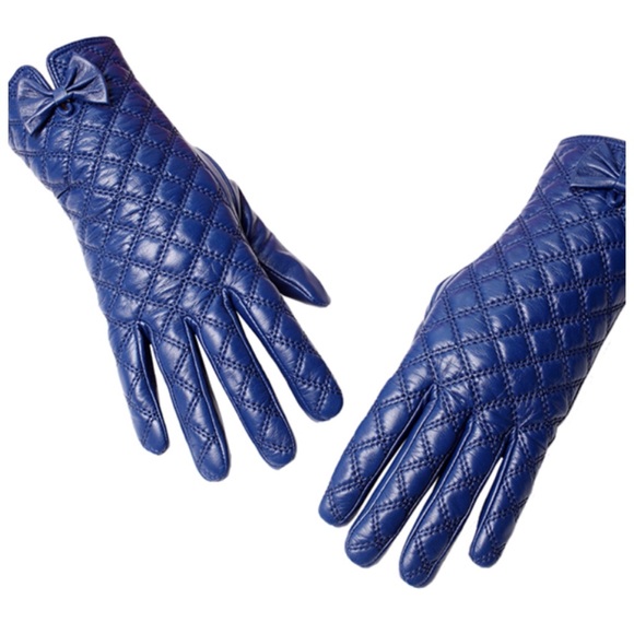 Leather Quilted Cashmere The Ashley Gloves - Picture 3 of 8